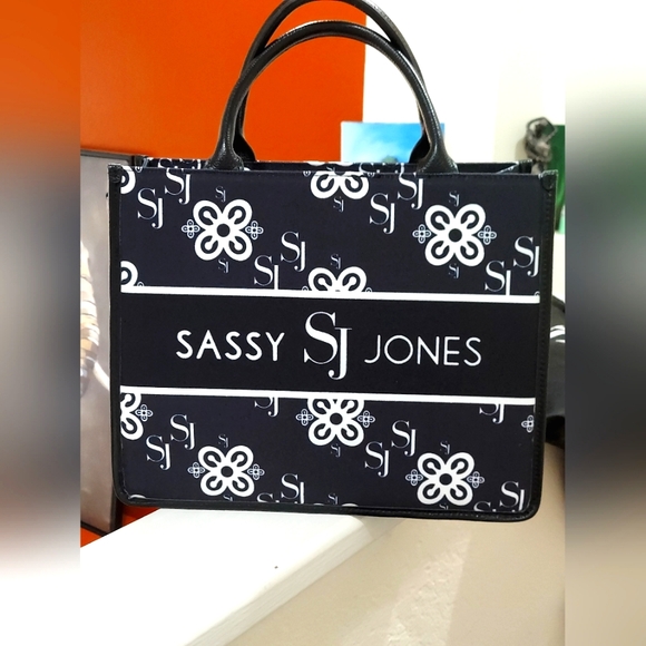 Sassy Jones Bespoke Tote - Picture 9 of 12